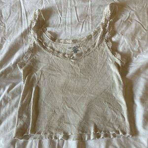 Brandy Melville Women's Cream Lace Trim Tank Top